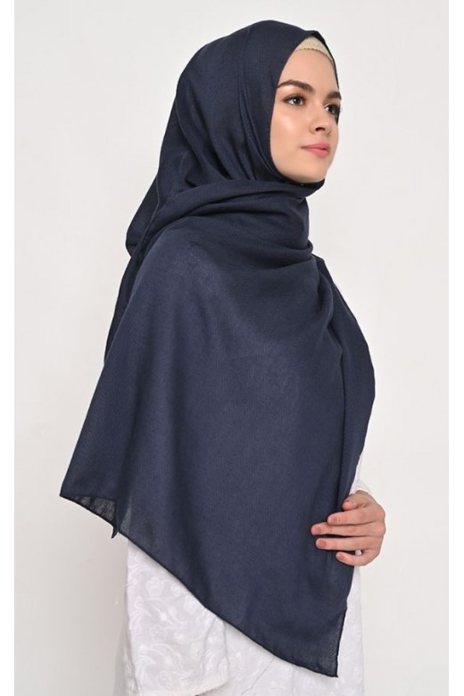 Pasmina Voal Zaffron Jahit Tepi Navy